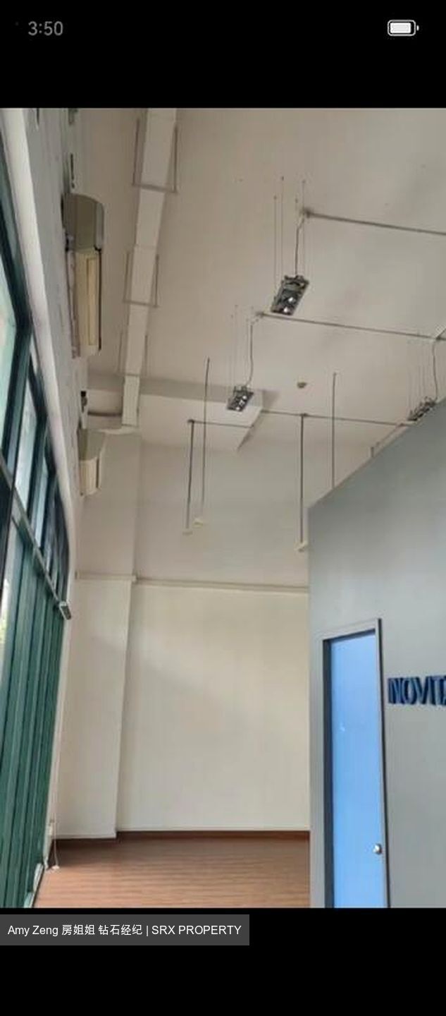 Redhill Forum (D3), Factory #453178551